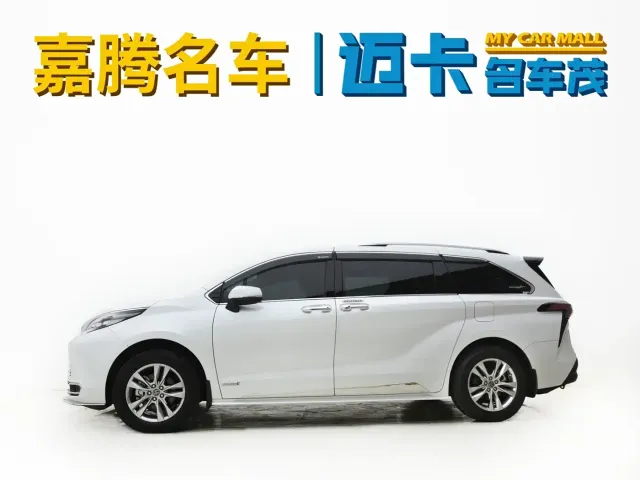 Toyota Sienna — Фото автомобиля 3