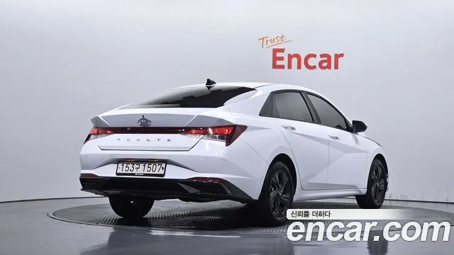 Hyundai Avante CN7 — Фото автомобиля 2