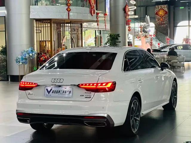Audi A4L — Фото автомобиля 9