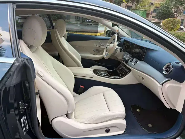 Mercedes-Benz E-Class — Фото автомобиля 4
