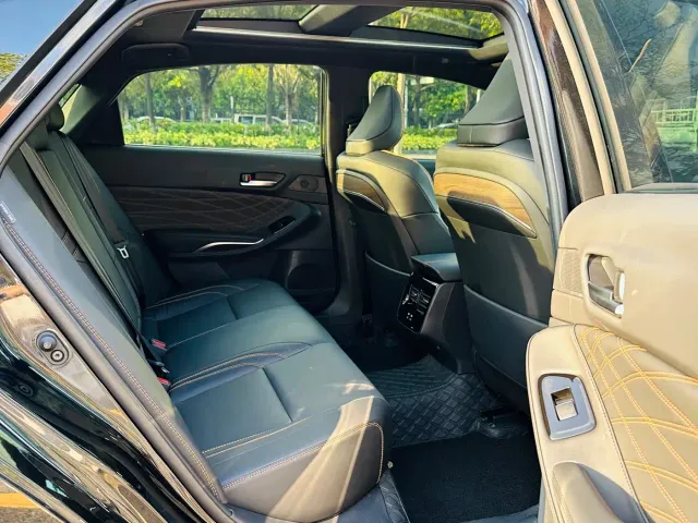 Toyota Avalon — Фото автомобиля 20