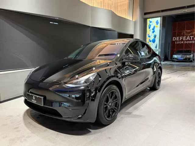 Фотография автомобиля — Tesla Model Y