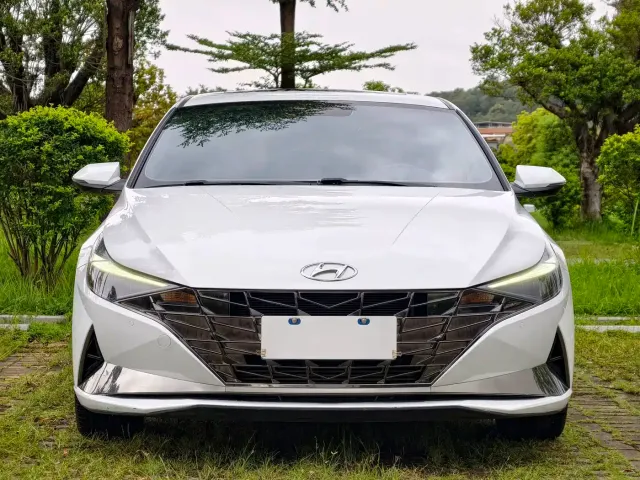 Hyundai Elantra — Фото автомобиля 2
