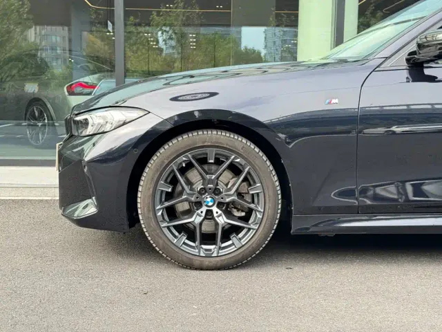 BMW 3 Series — Фото автомобиля 5