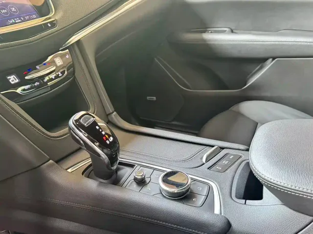 Cadillac XT5 — Фото автомобиля 12