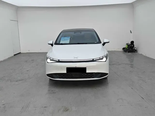 Xpeng P5 — Фото автомобиля 2