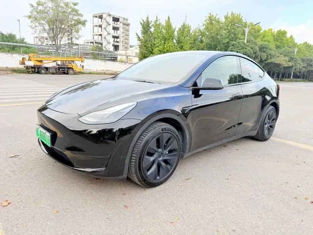 Фотография автомобиля — Tesla Model Y