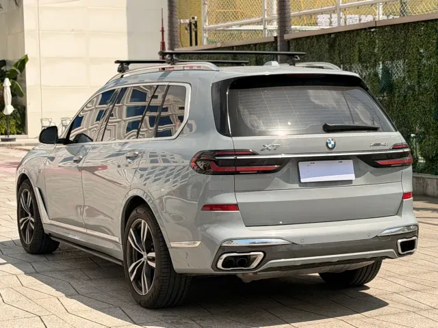 BMW X7 — Фото автомобиля 4