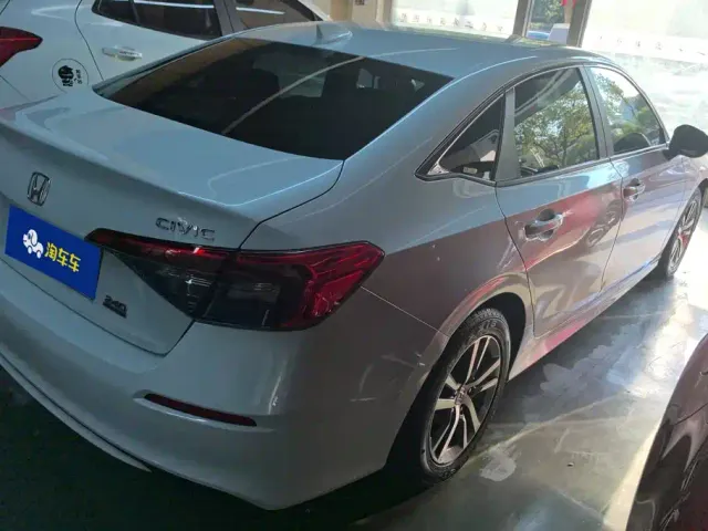 Honda Civic — Фото автомобиля 3