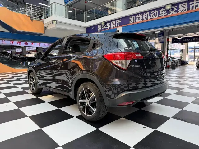 Honda Vezel — Фото автомобиля 16