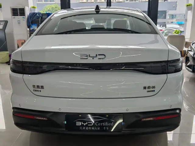 BYD Seal 05 DM-i — Фото автомобиля 11