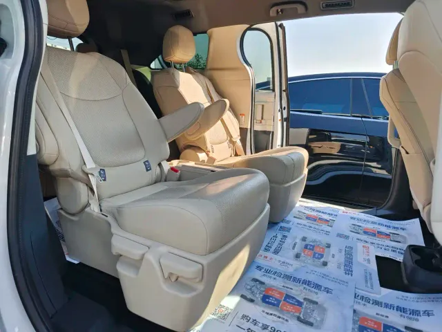 Toyota Granvia — Фото автомобиля 20