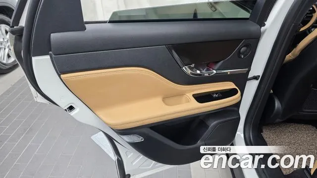 Lincoln Corsair Corsair 2.0 Reserve AWD — Фото автомобиля 21