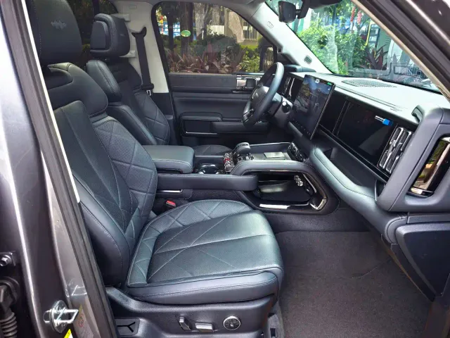 BYD FangChengBao Leopard 5 — Фото автомобиля 10