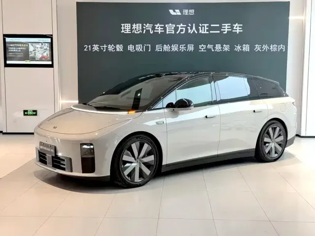 Li Auto Li Auto i6 2025 4WD Base Model — Фото автомобиля 2
