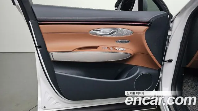 Genesis GV70 — Фото автомобиля 13