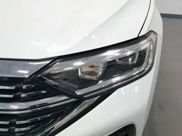 Volkswagen Sagitar — Фото автомобиля 7