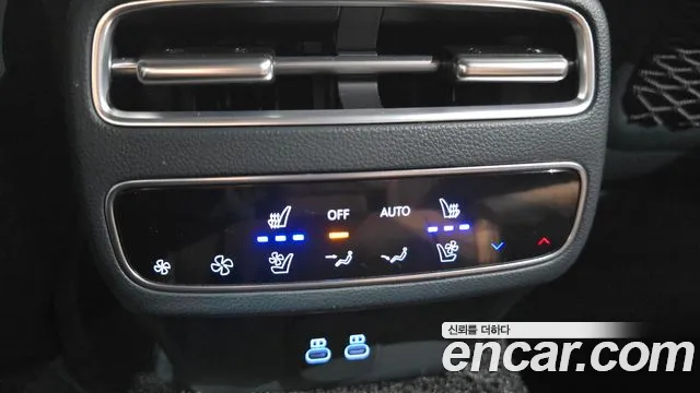 Genesis GV70 — Фото автомобиля 28