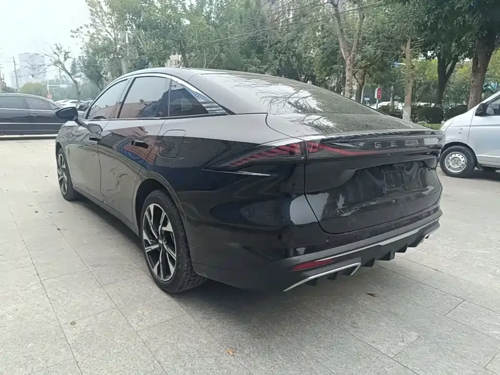 Geely Galaxy Galaxy L6 2023 125km Starship — Фото автомобиля 4