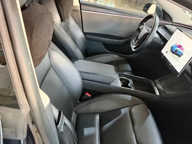 Tesla Model 3 — Фото автомобиля 8