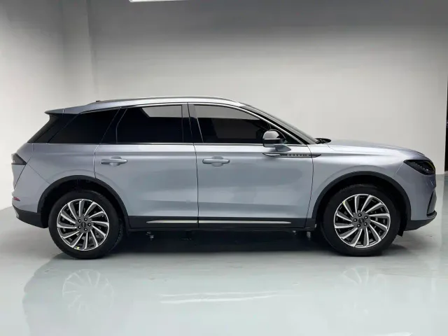 Lincoln Adventurer 2023 2.0T 2WD Zunya Edition — Фото автомобиля 3