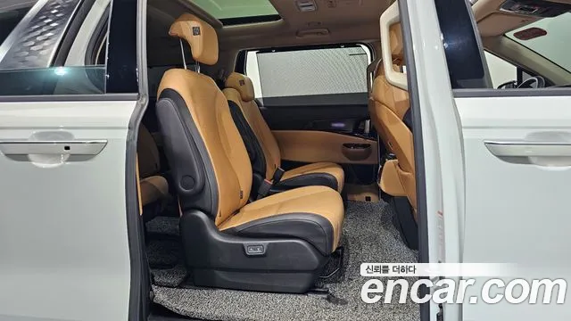 Kia Carnival Generation 4 — Фото автомобиля 17