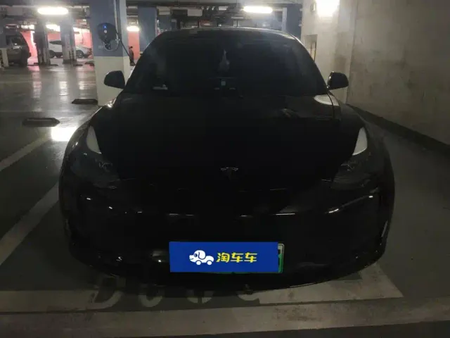 Tesla Model 3 — Фото автомобиля 2