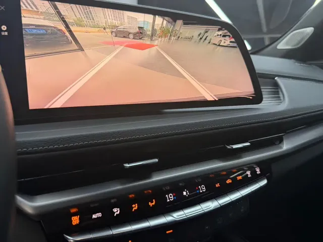 Cadillac XT4 — Фото автомобиля 9