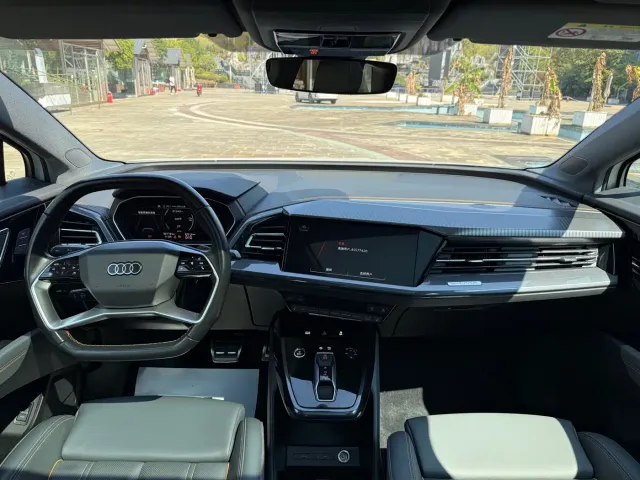 Audi Q4 e-tron — Фото автомобиля 8