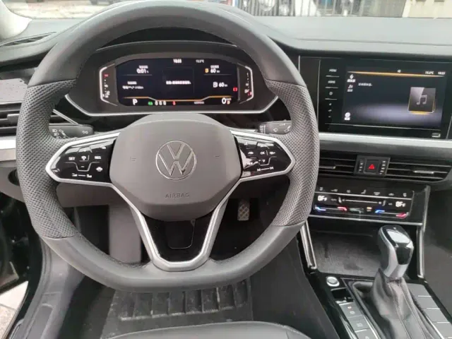 Volkswagen Passat — Фото автомобиля 10