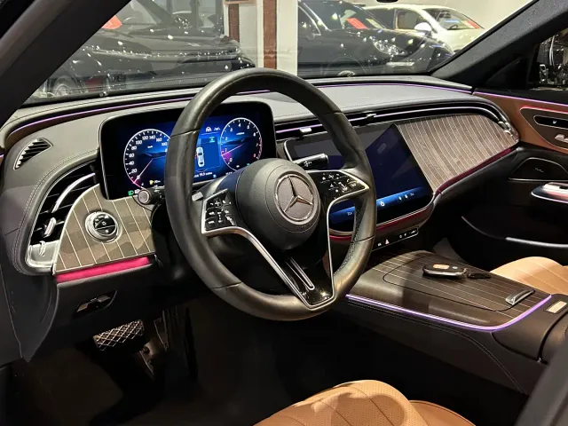 Mercedes-Benz E-Class — Фото автомобиля 8