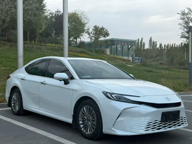 Toyota Camry — Фото автомобиля 3