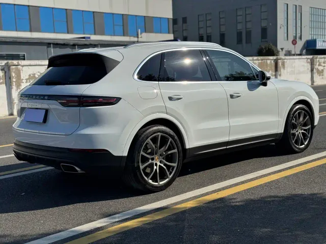 Porsche Cayenne — Фото автомобиля 6