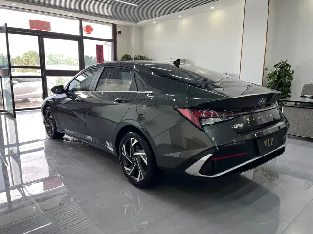 Hyundai Elantra — Фото автомобиля 6