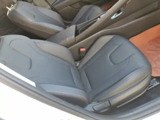 Hyundai Elantra — Фото автомобиля 24