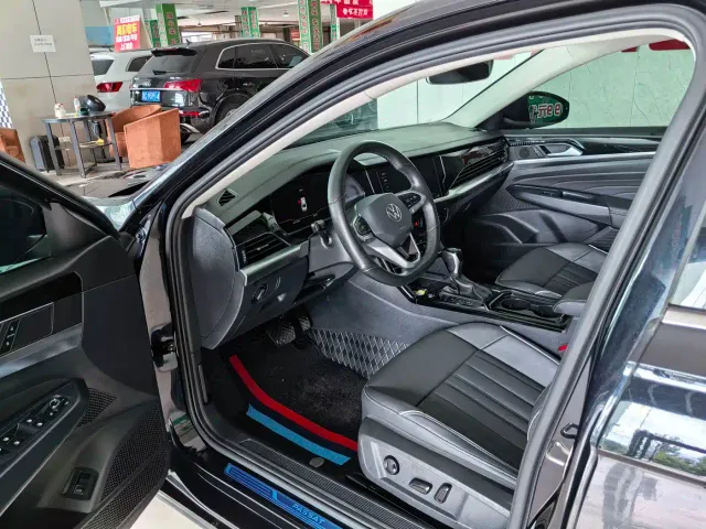 Volkswagen Passat — Фото автомобиля 7