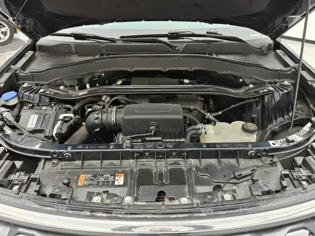 Ford Explorer — Фото автомобиля 10