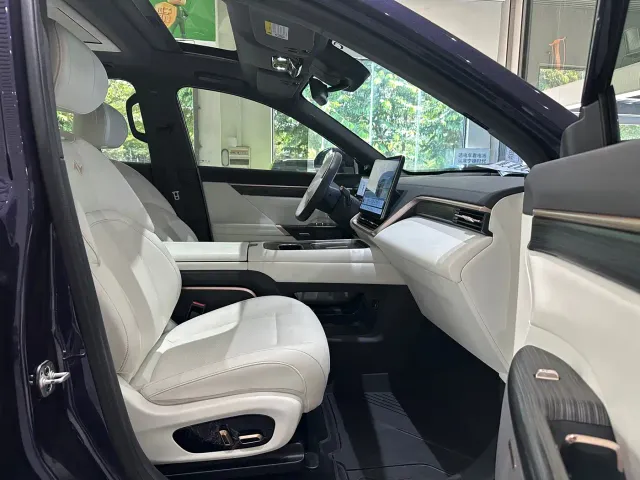 Dongfeng eπ 008 — Фото автомобиля 22