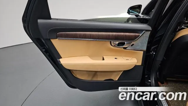 Volvo S90 — Фото автомобиля 14