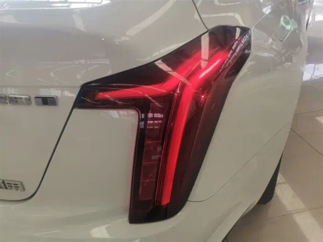 Cadillac CT5 — Фото автомобиля 7