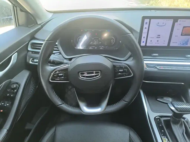 Geely Emgrand — Фото автомобиля 10
