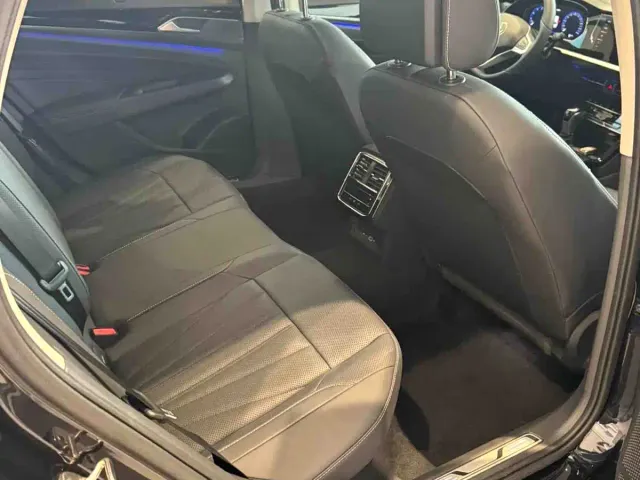 Volkswagen Passat — Фото автомобиля 11