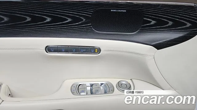 Genesis G90 Бензин 3.5 турбо AWD — Фото автомобиля 22