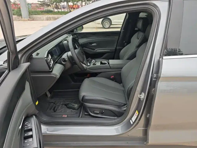 BYD Qin L — Фото автомобиля 14