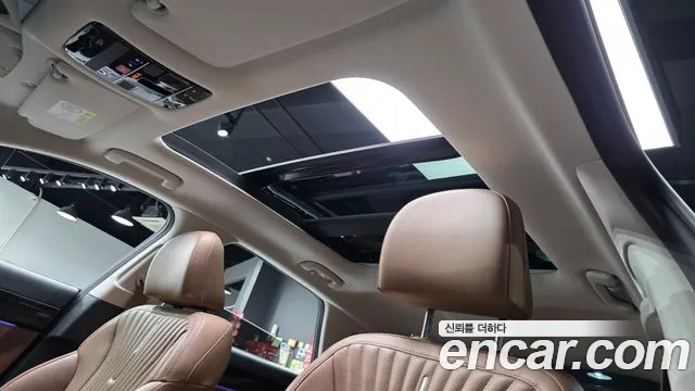 Hyundai Grandeur Grandeur (GN7) 2.5 Бензин 2WD — Фото автомобиля 20
