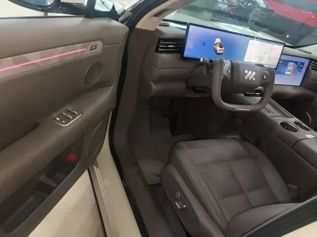IM Motors LS6 — Фото автомобиля 15