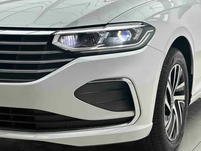 Volkswagen Lavida — Фото автомобиля 23
