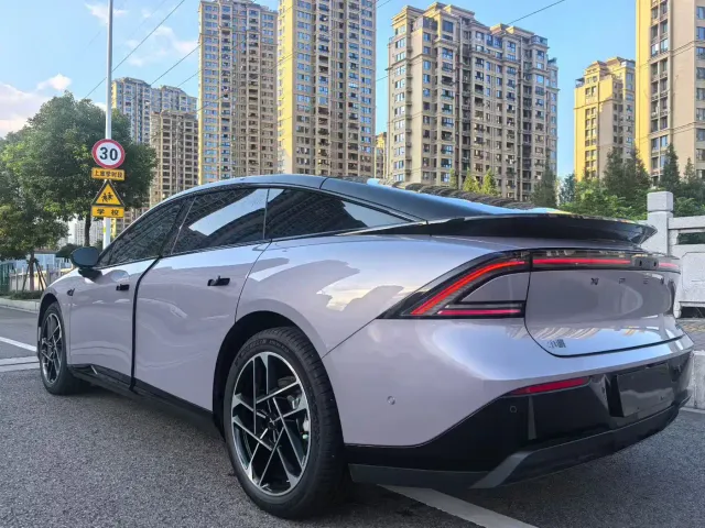 Xpeng P7+ — Фото автомобиля 4