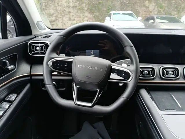 Chery Tiggo 9 2023 2.0T DCT 2WD Luxury 7-Seater — Фото автомобиля 10