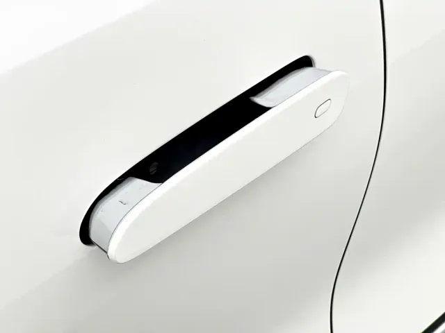 Denza Z9GT — Фото автомобиля 29